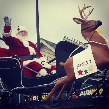 Children were squealing at the sight of Santa Claus in Streetsville. Photo: Kelly Roche/QEW South Post
