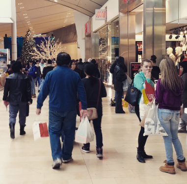 Boxing Day deals drew thousands of shoppers to Square One on Saturday, Dec. 26, 2015. (Photo: Nicky Roche/QEW South Post)